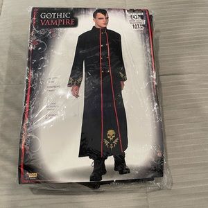 NWT GOTHIC VAMPIRE MENS COSTUME